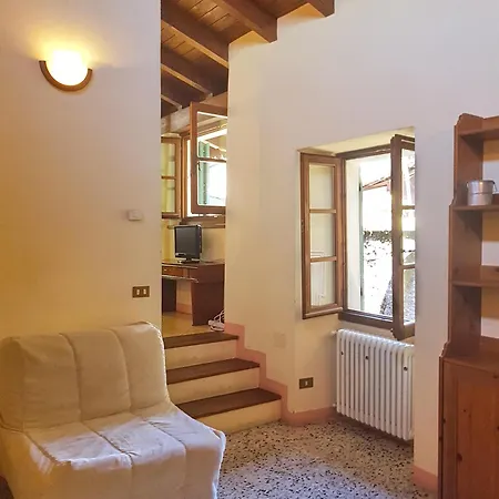 Casa vacanze Cortiletto - A Flowery Patio A Walk From The Lake